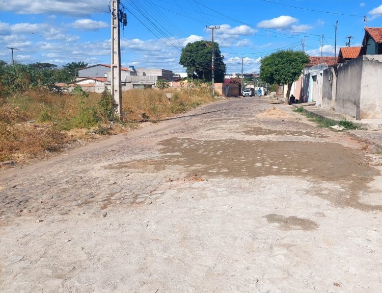 Infraestrurura: Prefeitura de Floriano realiza obras de recuperação em vias do município