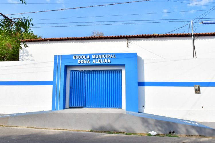 Educação de Floriano entrega da reestruturação da Escola Municipal Dona Aleluia